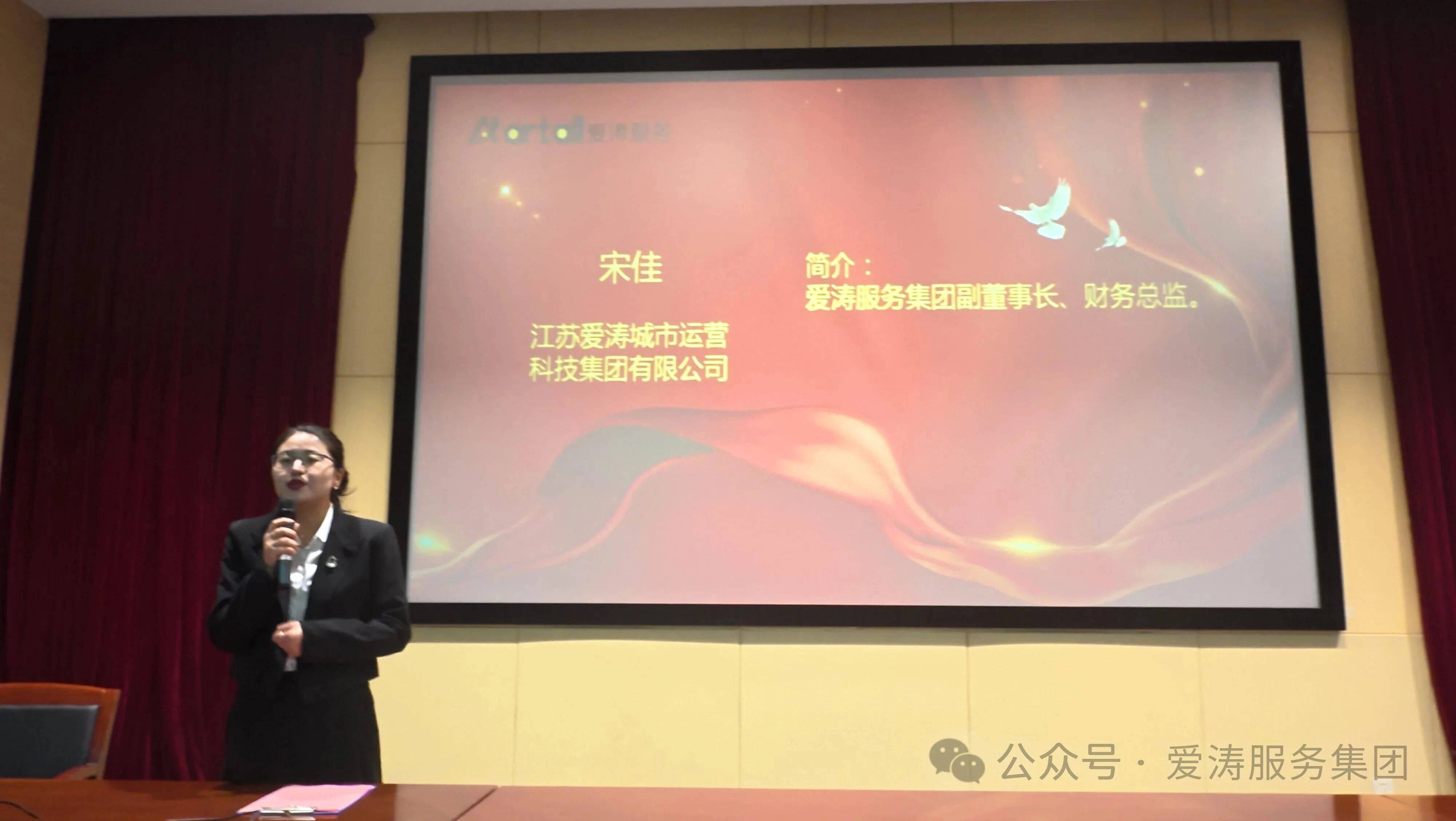 致敬榜样，共筑华章！闪耀的身影值得铭记！